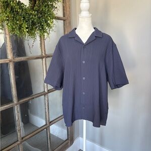 ASOS Design Relaxed Revere Boxy Plisse Shirt in Navy - Size M